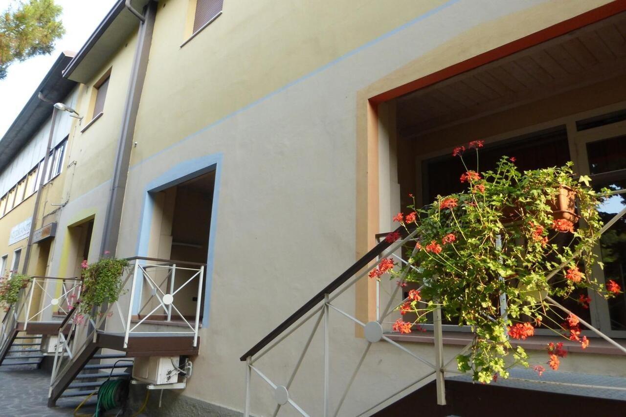 Hotel La Passeggiata Desenzano del Garda Kültér fotó