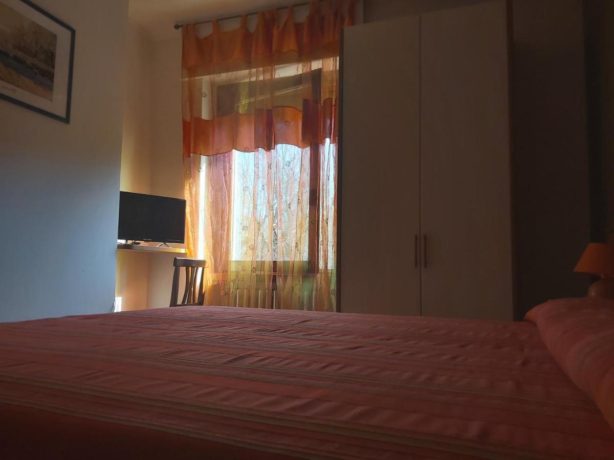 Hotel La Passeggiata Desenzano del Garda Kültér fotó