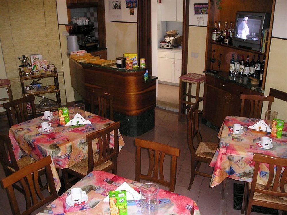 Hotel La Passeggiata Desenzano del Garda Kültér fotó