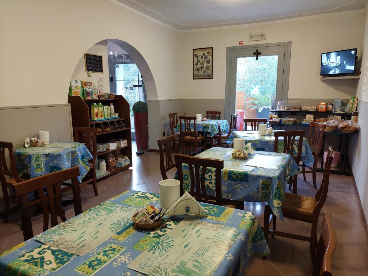 Hotel La Passeggiata Desenzano del Garda Kültér fotó