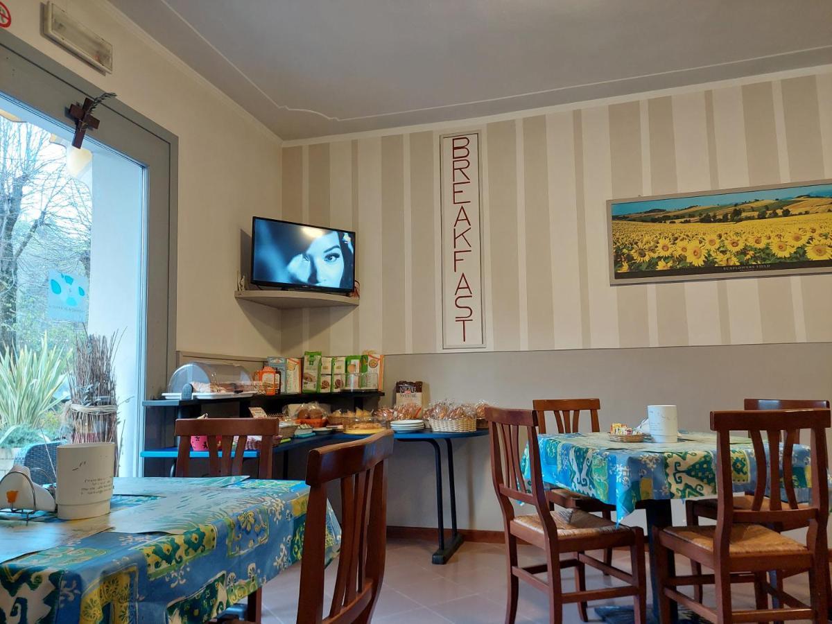 Hotel La Passeggiata Desenzano del Garda Kültér fotó