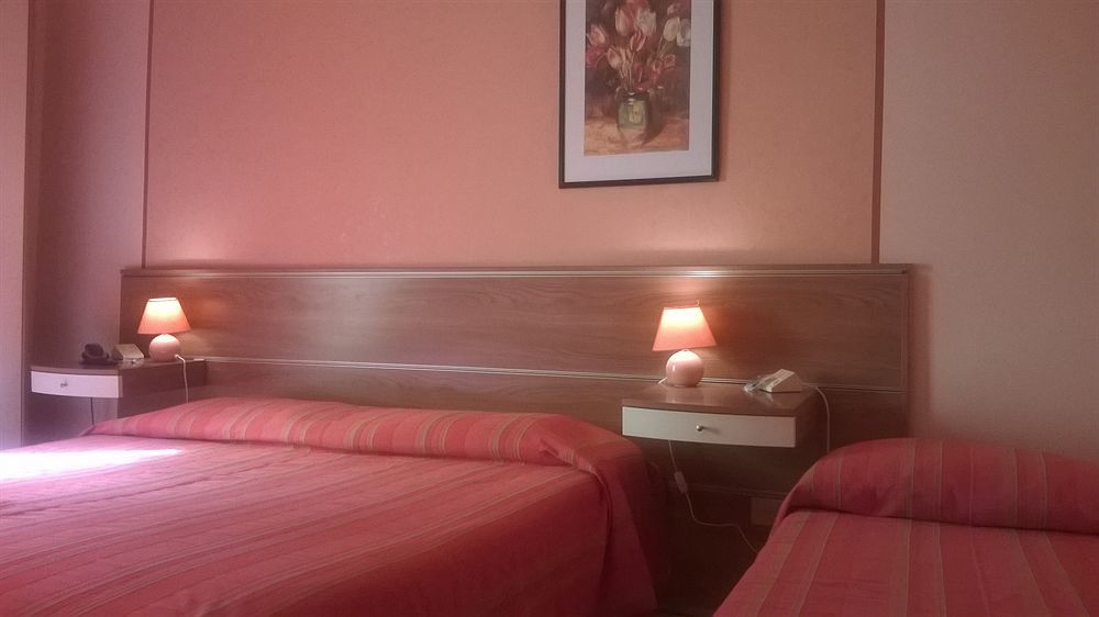 Hotel La Passeggiata Desenzano del Garda Kültér fotó